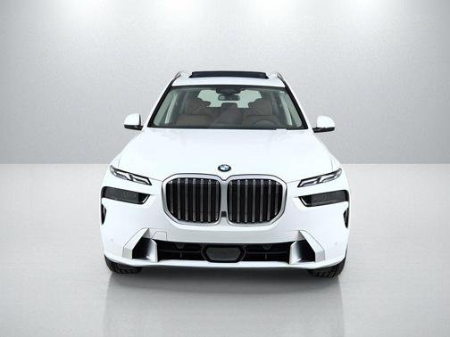 Alpine White 2026 BMW X7 xDrive40i