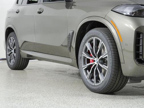 Manhattan Green Metallic 2026 BMW X5 xDrive40i