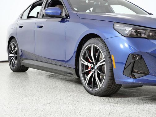 2026 BMW 550e xDrive