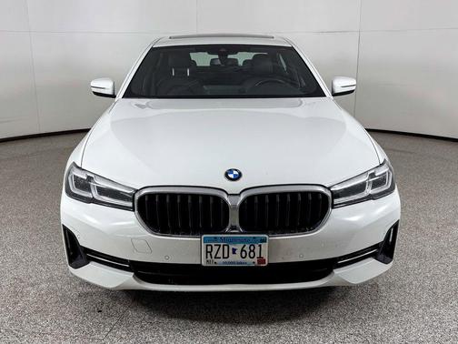 2022 BMW 530 i