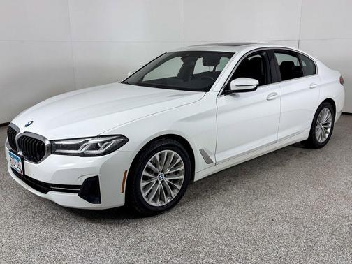 2022 BMW 530 i