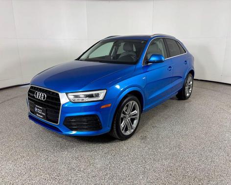 Hainan Blue Metallic 2017 Audi Q3 2.0T Prestige