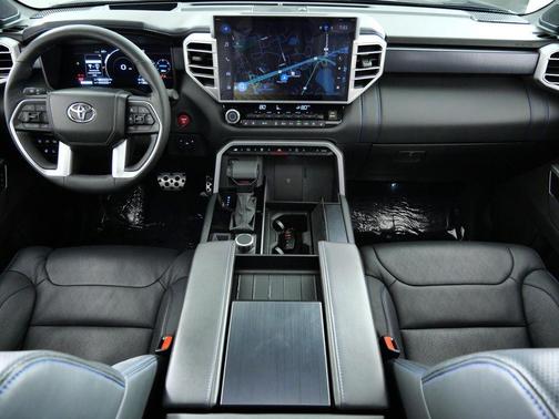 2025 Toyota Tundra Hybrid Platinum