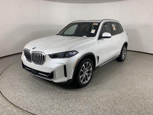 Mineral White Metallic 2026 BMW X5 xDrive40i