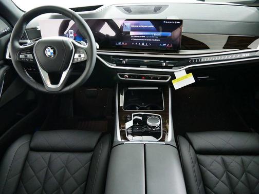 Mineral White Metallic 2026 BMW X5 xDrive40i