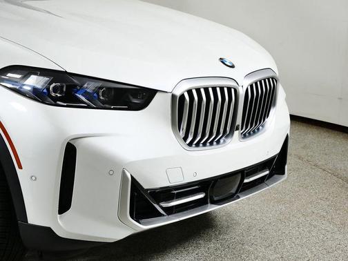 Mineral White Metallic 2026 BMW X5 xDrive40i