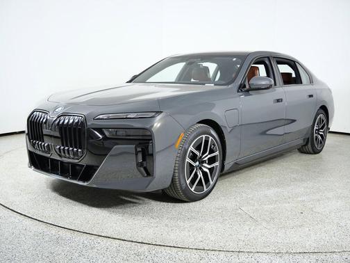 2025 BMW 750e i xDrive