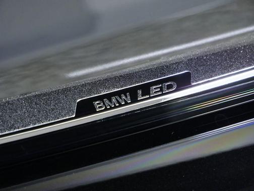 2025 BMW 750e i xDrive