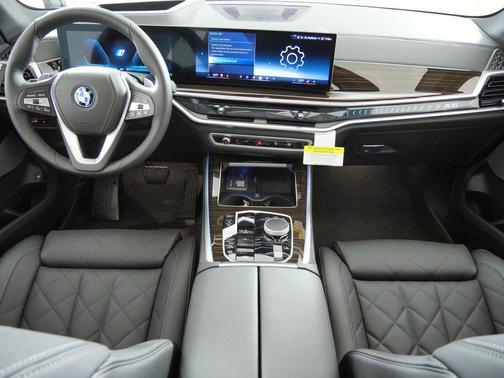 Black Sapphire Metallic 2026 BMW X5 PHEV xDrive50e
