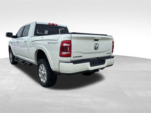 2019 RAM 2500 Laramie Crew Cab 4x4 6'4' Box