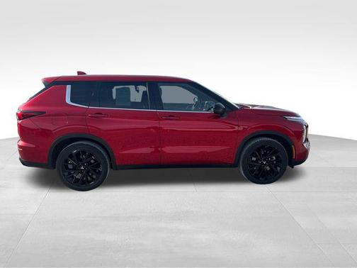 2023 Mitsubishi Outlander SE Black Edition 2WD