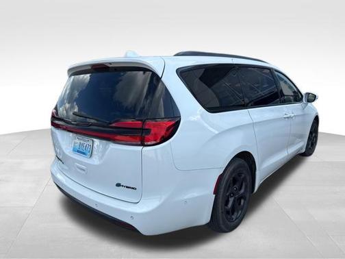 Bright White Clearcoat 2021 Chrysler Pacifica Hybrid Touring L