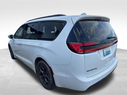 Bright White Clearcoat 2021 Chrysler Pacifica Hybrid Touring L