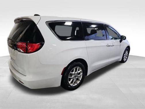 2025 Chrysler Pacifica L