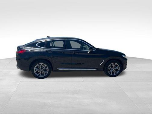2024 BMW X4 xDrive30i