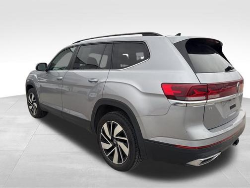 2024 Volkswagen Atlas 2.0T SE w/Technology 4MOTION