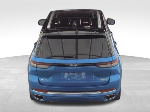 Hydro Blue Pearlcoat 2023 Jeep Grand Cherokee Summit