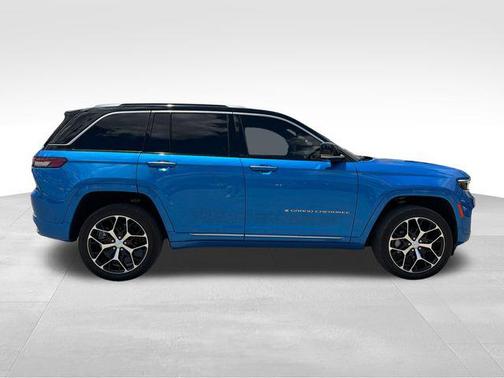Hydro Blue Pearlcoat 2023 Jeep Grand Cherokee Summit