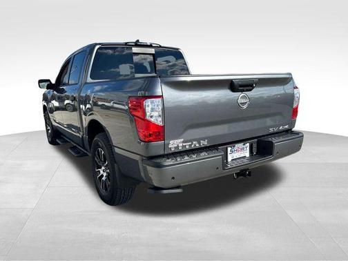 2023 Nissan Titan SV