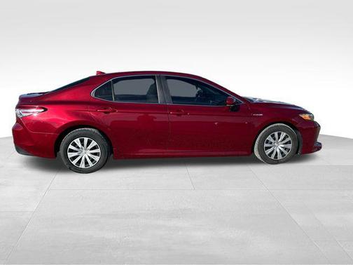 2018 Toyota Camry Hybrid LE