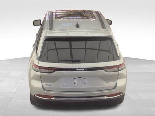 Silver Zynith 2023 Jeep Grand Cherokee 4xe Base