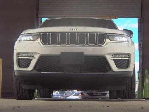 Silver Zynith 2023 Jeep Grand Cherokee 4xe Base