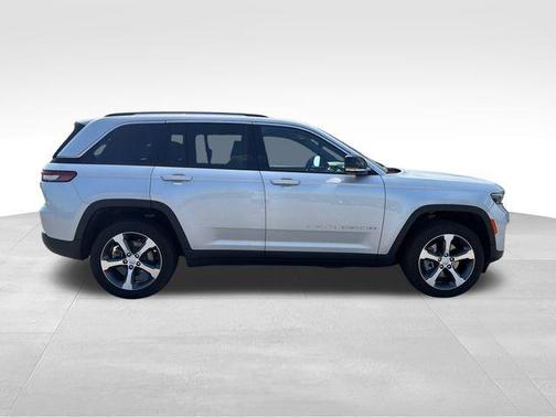 Silver Zynith 2023 Jeep Grand Cherokee 4xe Base