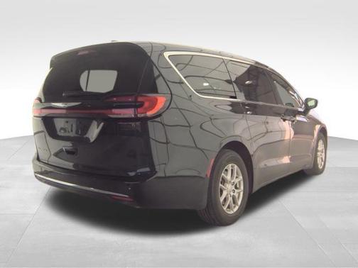 2025 Chrysler Pacifica L