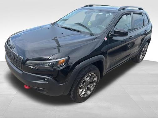 Diamond Black Crystal Pearlcoat 2022 Jeep Cherokee Trailhawk