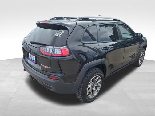 Diamond Black Crystal Pearlcoat 2022 Jeep Cherokee Trailhawk