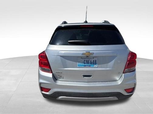 Silver Ice Metallic 2017 Chevrolet Trax LT