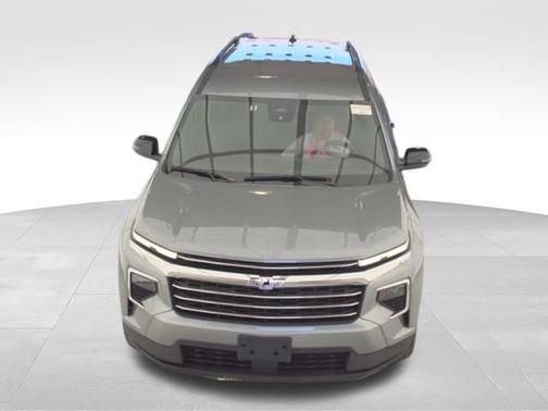 Sterling Gray Metallic 2024 Chevrolet Traverse LT