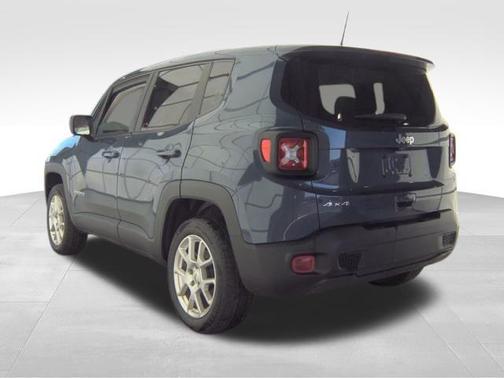 Slate Blue Pearlcoat 2023 Jeep Renegade Latitude