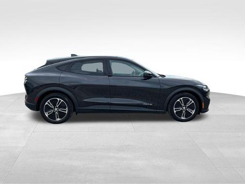 2022 Ford Mustang Mach-E Select