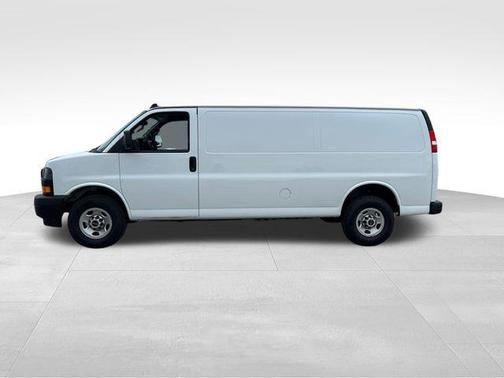 2023 GMC Savana 2500 Work Van