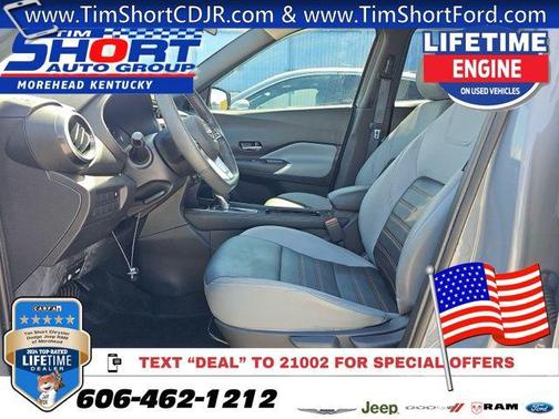 Super Black 2023 Nissan Kicks SR