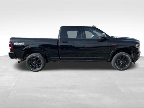 2020 RAM 2500 Laramie Crew Cab 4X4 6'4' Box