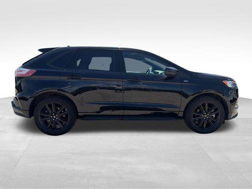 Black Metallic 2024 Ford Edge ST Line