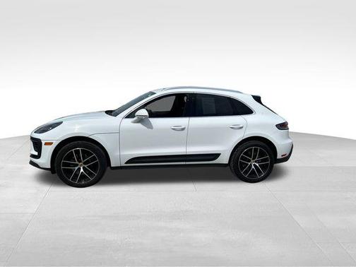2023 Porsche Macan Base