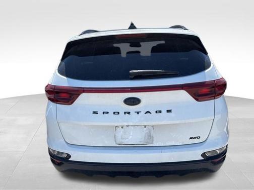 Snow White Pearl 2021 Kia Sportage S