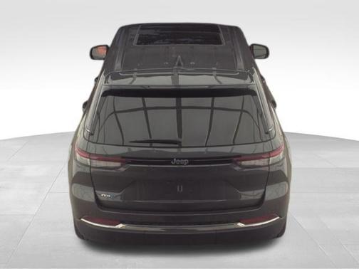 Baltic Gray Metallic Clearcoat 2022 Jeep Grand Cherokee 4xe Base