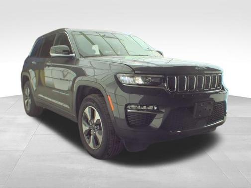 Baltic Gray Metallic Clearcoat 2022 Jeep Grand Cherokee 4xe Base