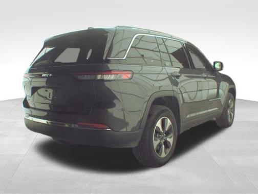 Baltic Gray Metallic Clearcoat 2022 Jeep Grand Cherokee 4xe Base