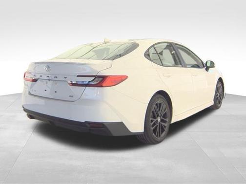Ice 2025 Toyota Camry SE