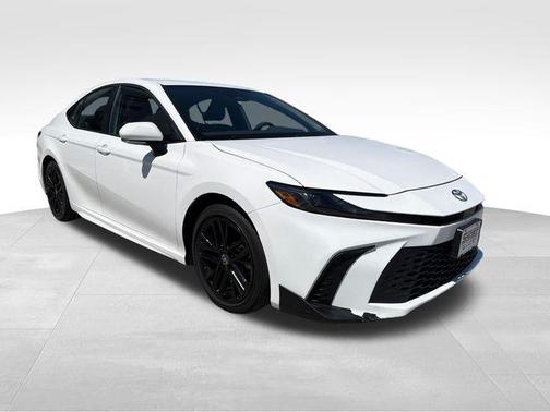 Ice 2025 Toyota Camry SE