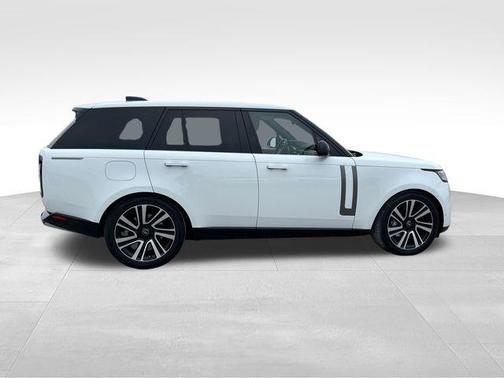 2023 Land Rover Range Rover P530 SE