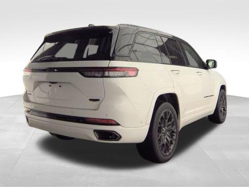 2024 Jeep Grand Cherokee Summit