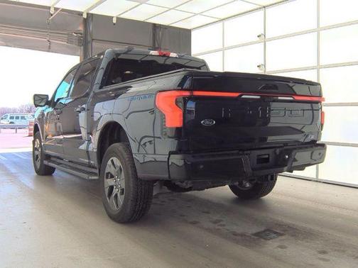 2023 Ford F-150 Lightning LARIAT