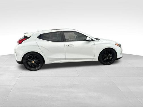 2020 Hyundai Veloster 2