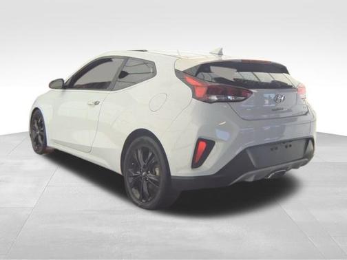 2020 Hyundai Veloster 2